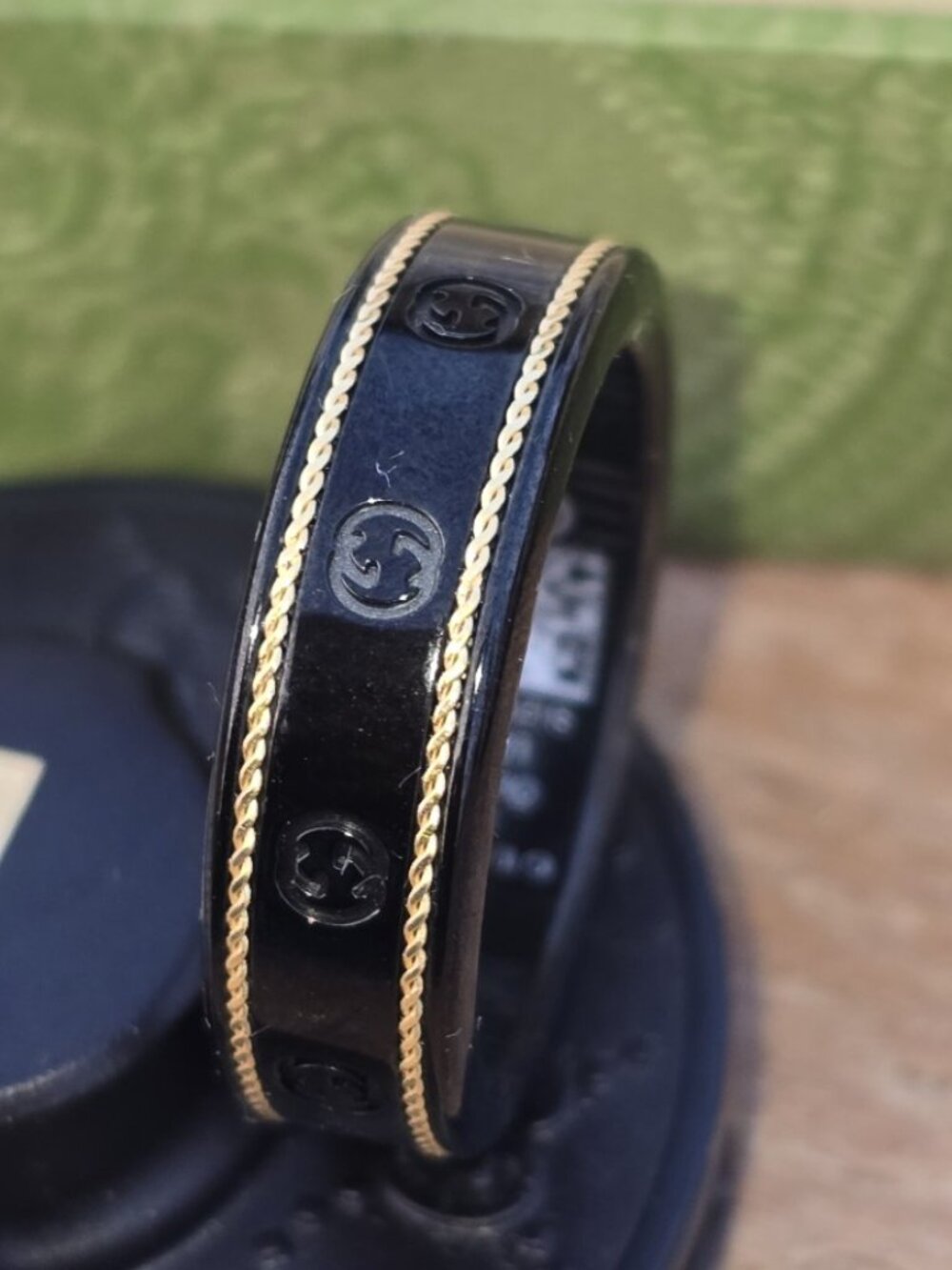 Gucci x Oura Ring Black and Gold Health Tracker Size 12